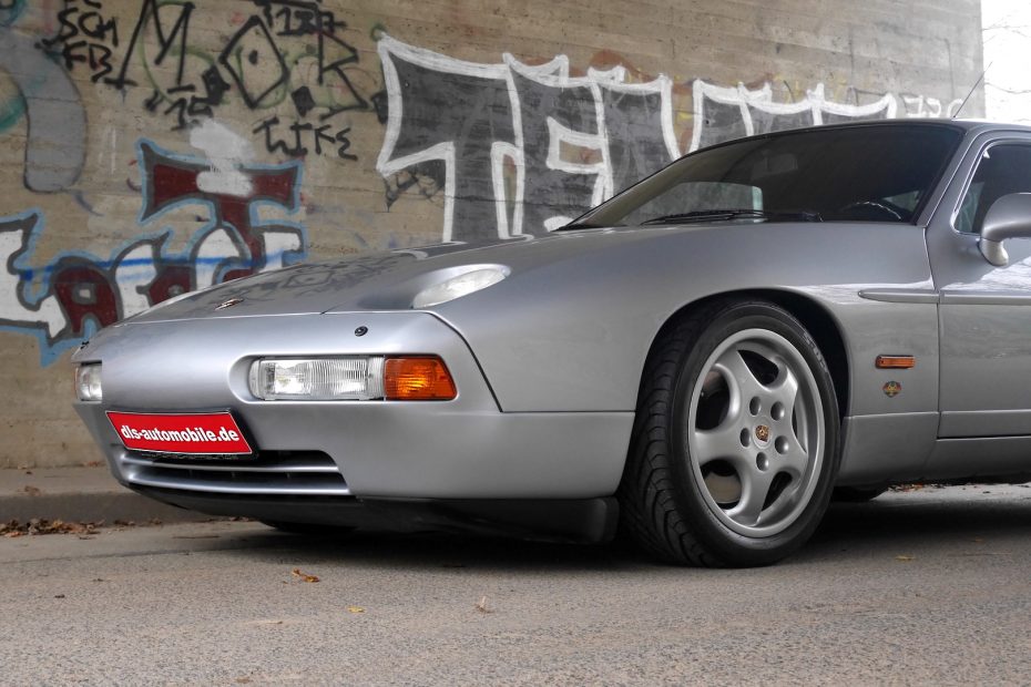 Porsche 928 GTS
