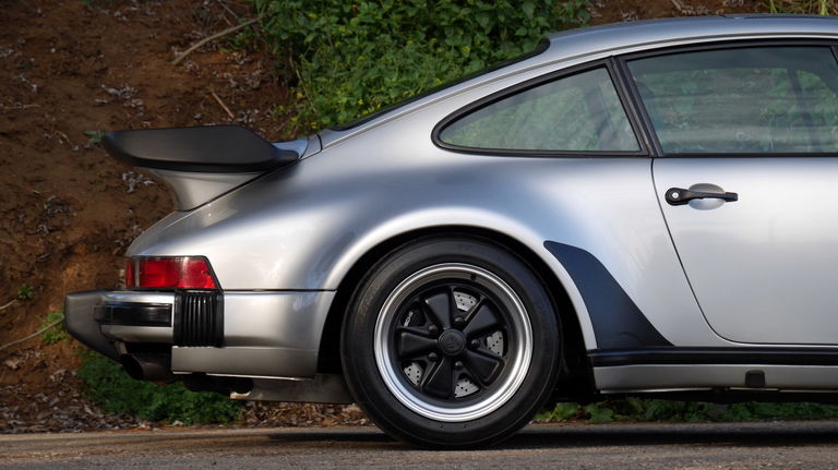 Porsche 911 Turbo 3.3