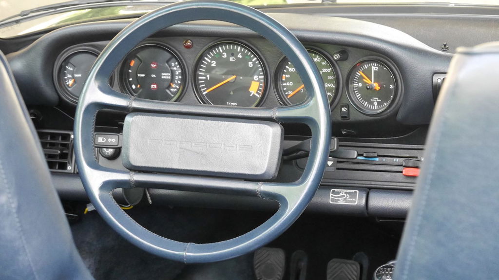 Porsche 911 Carrera 3.2