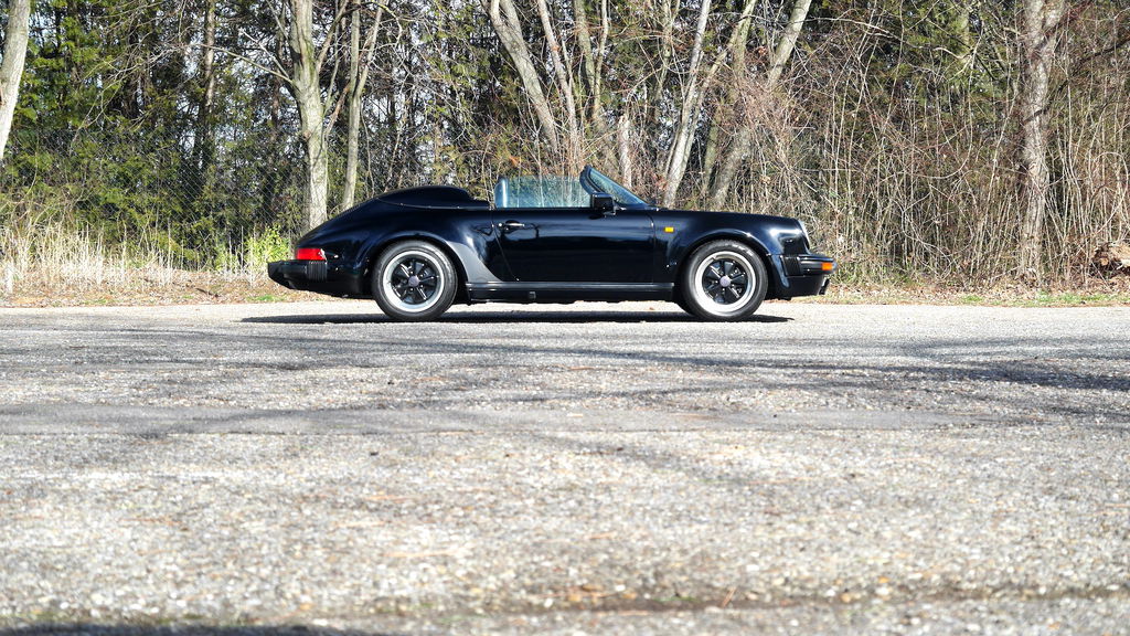 Porsche 911 Carrera 3.2 Speedster