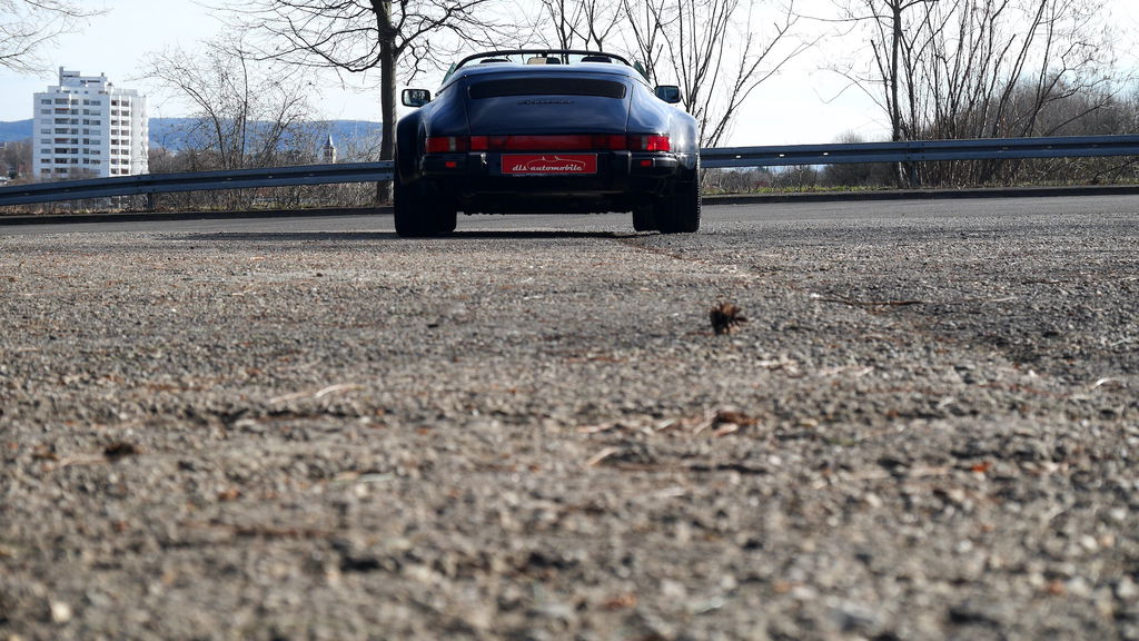 Porsche 911 Carrera 3.2 Speedster