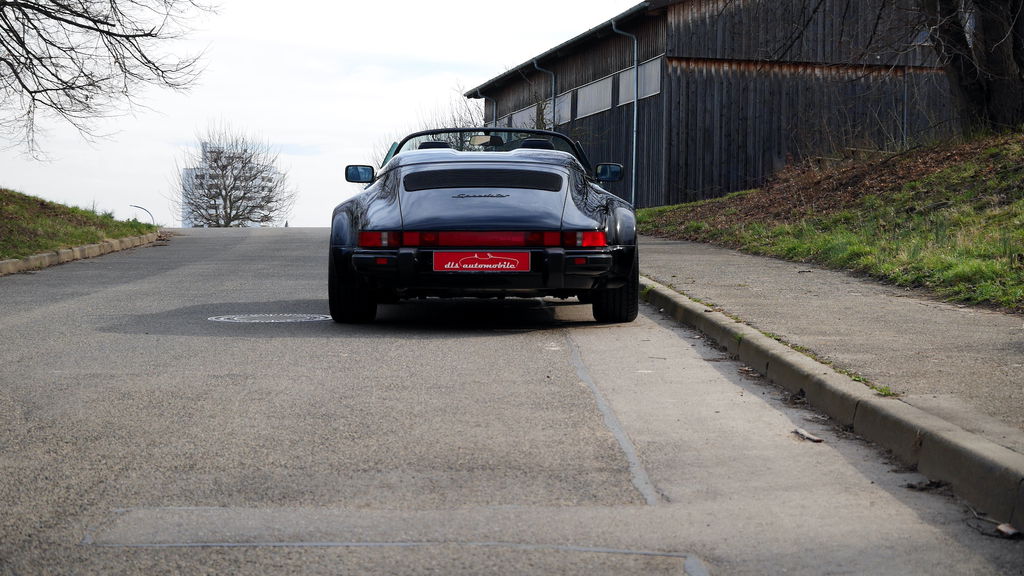 Porsche 911 Carrera 3.2 Speedster