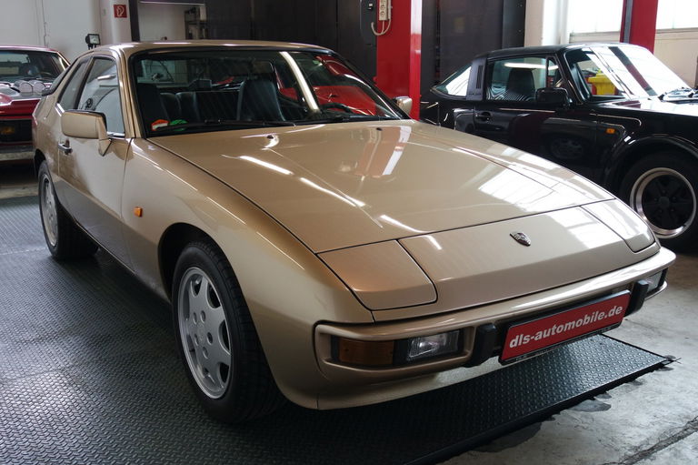 Porsche 924 S