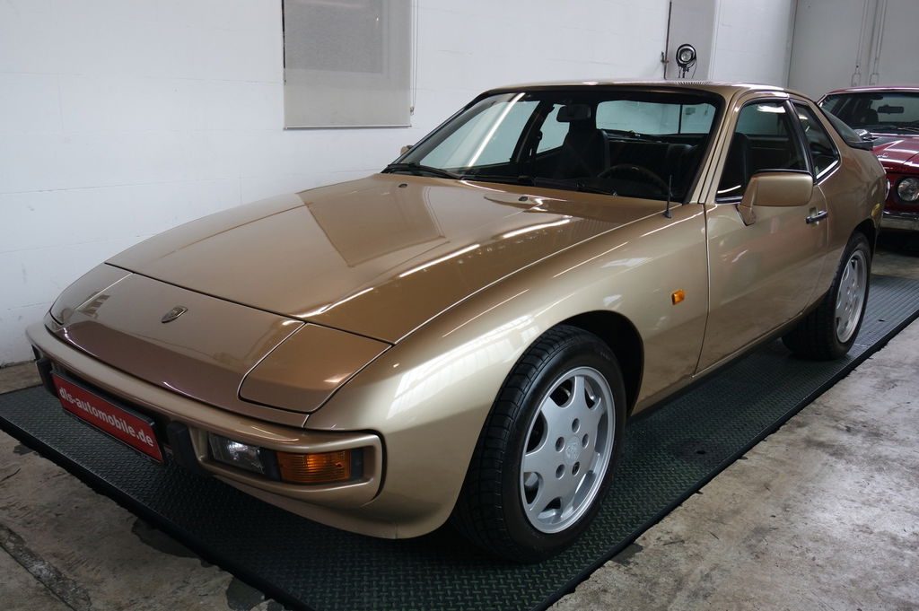 Porsche 924 S