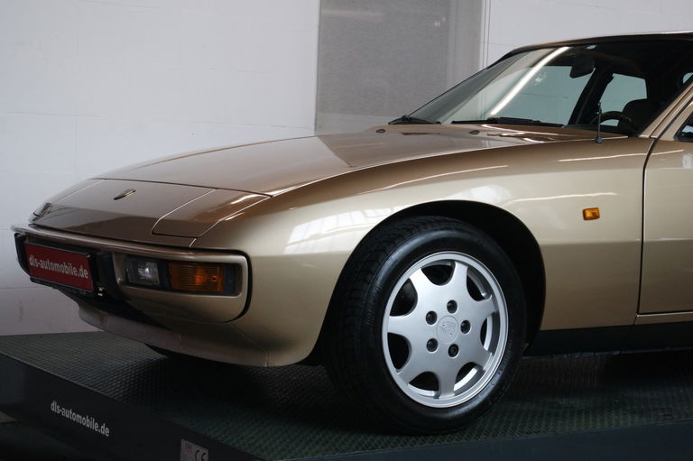 Porsche 924 S
