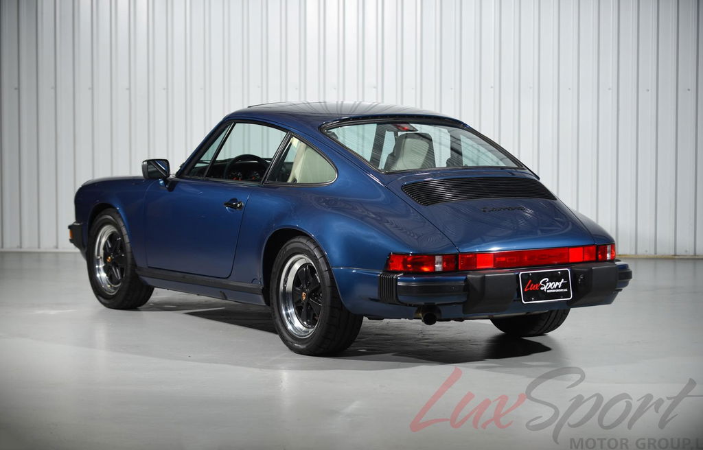 Porsche 911 Carrera 3.2