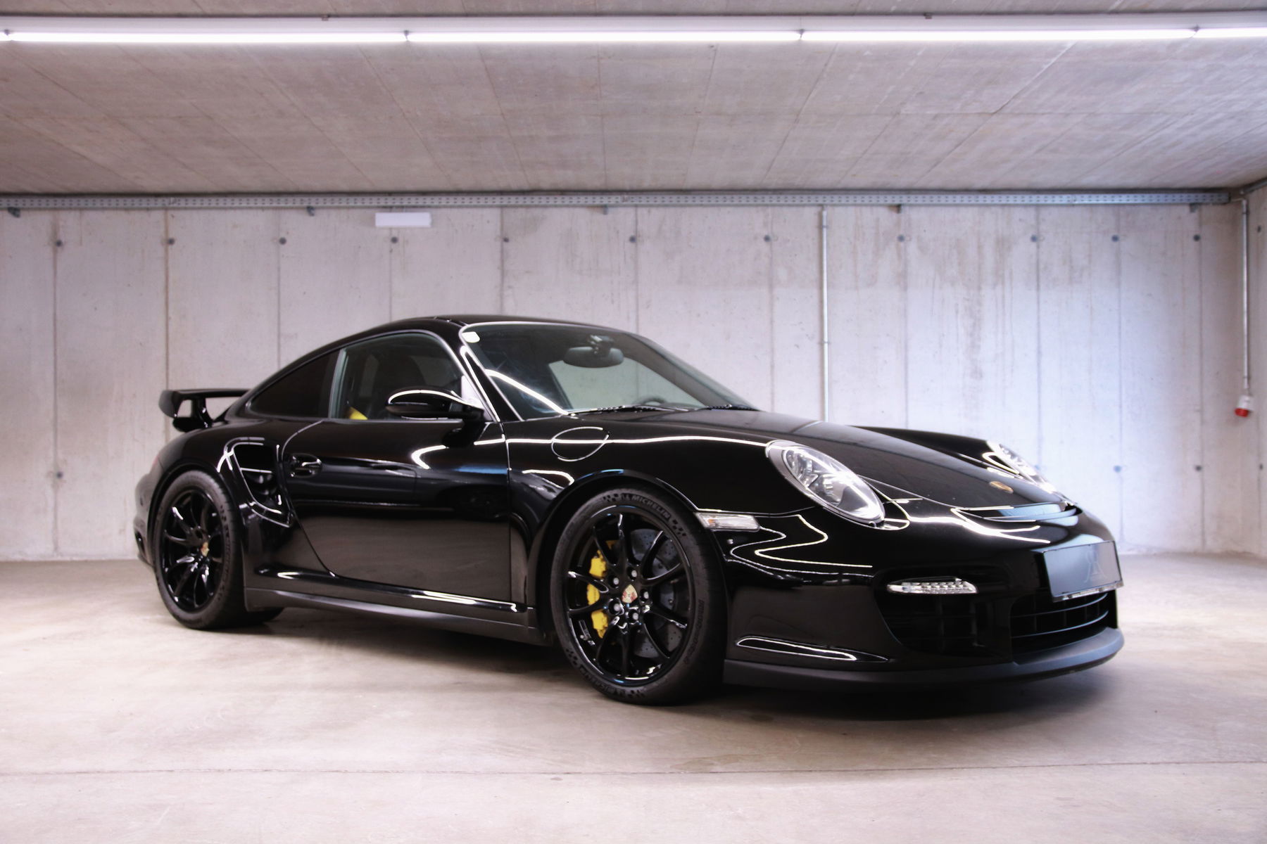 Porsche 997 GT2 2008 - elferspot.com - Marketplace for