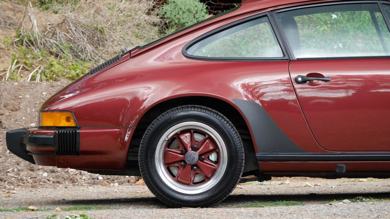 Porsche 911 Carrera 3.2