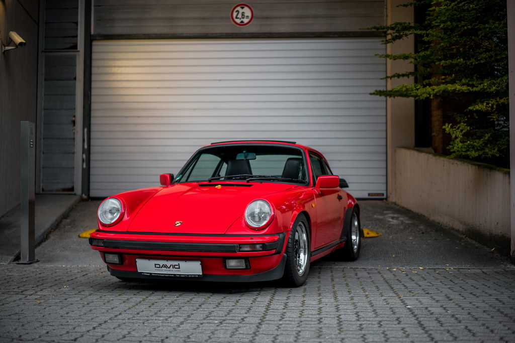 Porsche 911 Carrera