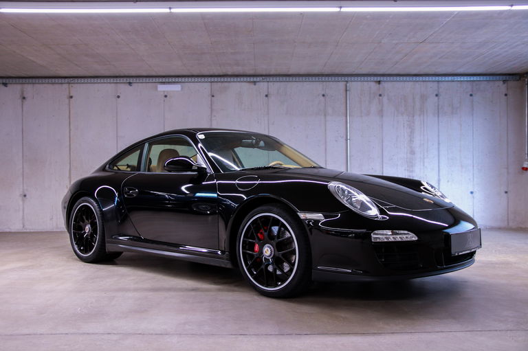 Porsche 911 4 GTS