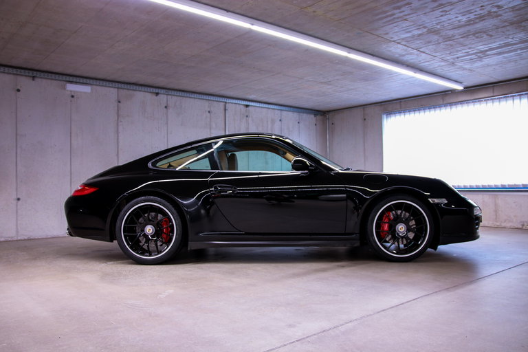 Porsche 911 4 GTS