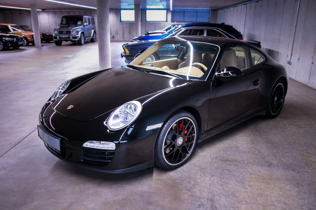 Porsche 911 4 GTS