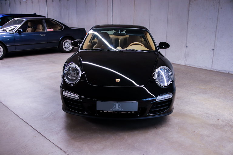 Porsche 911 4 GTS