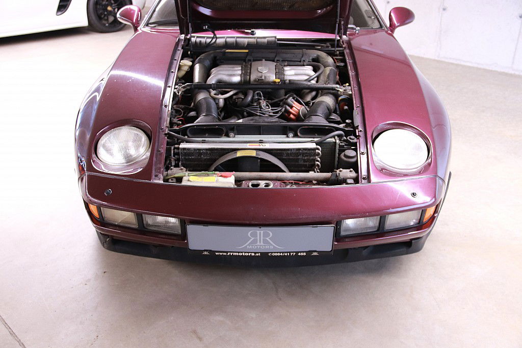 Porsche 928