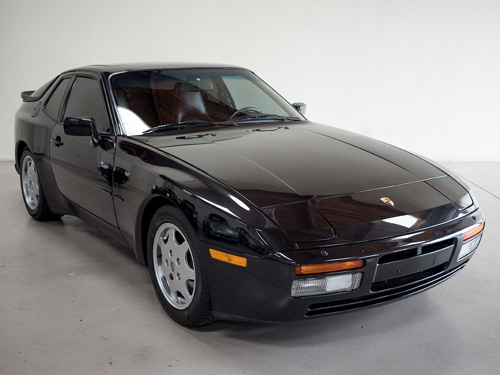 Porsche 944 S2