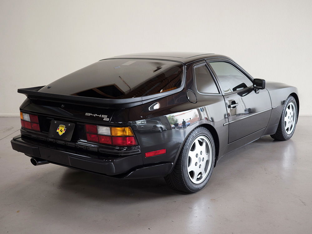 Porsche 944 S2