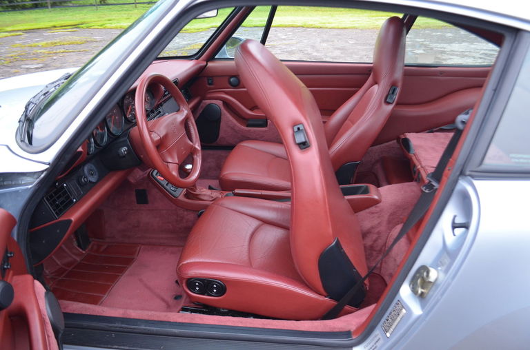 Porsche 911 Carrera 4