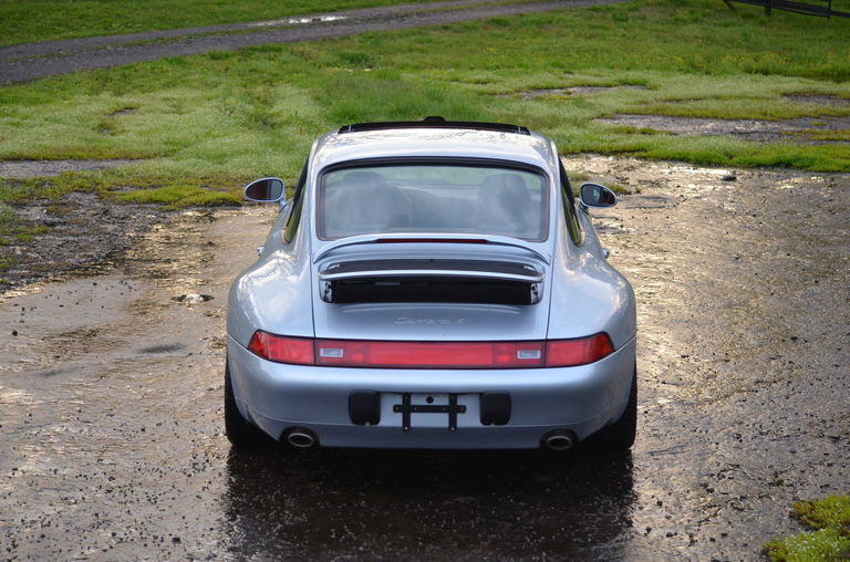 Porsche 911 Carrera 4