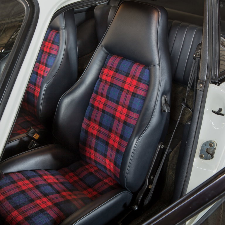 Porsche 911 Carrera 2.7