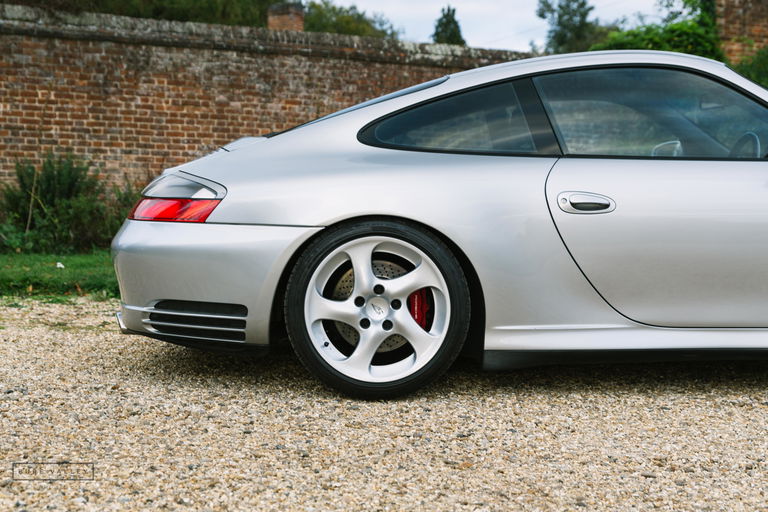 Porsche 911 Carrera 4S