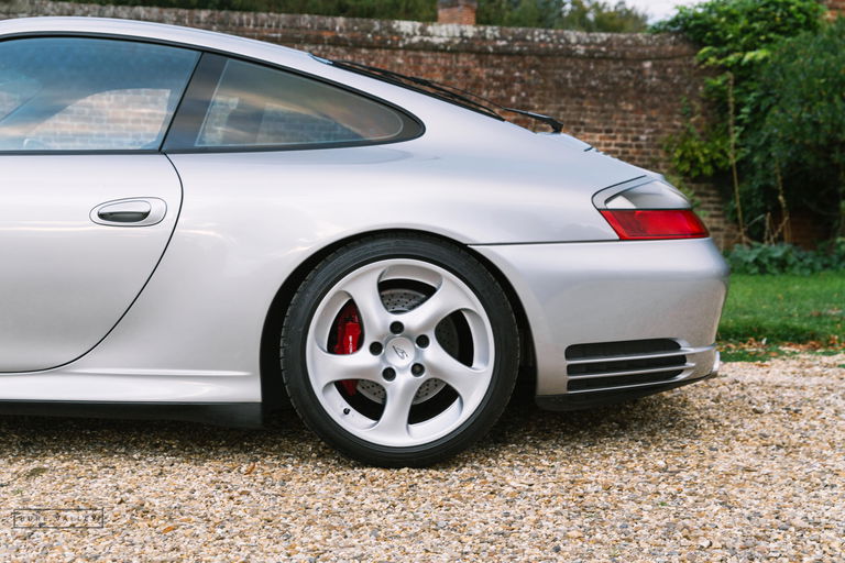 Porsche 911 Carrera 4S