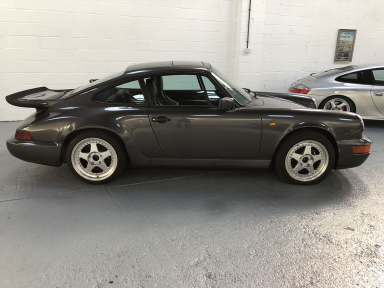 Porsche 911 Carrera 4