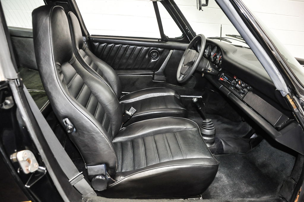 Porsche 911 Carrera (US)