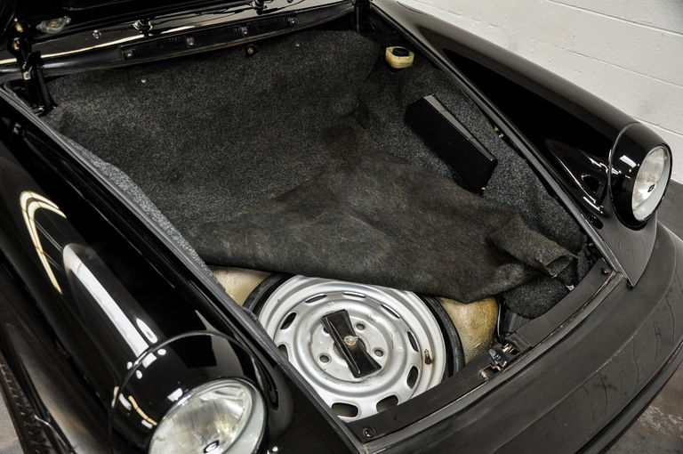 Porsche 911 Carrera (US)