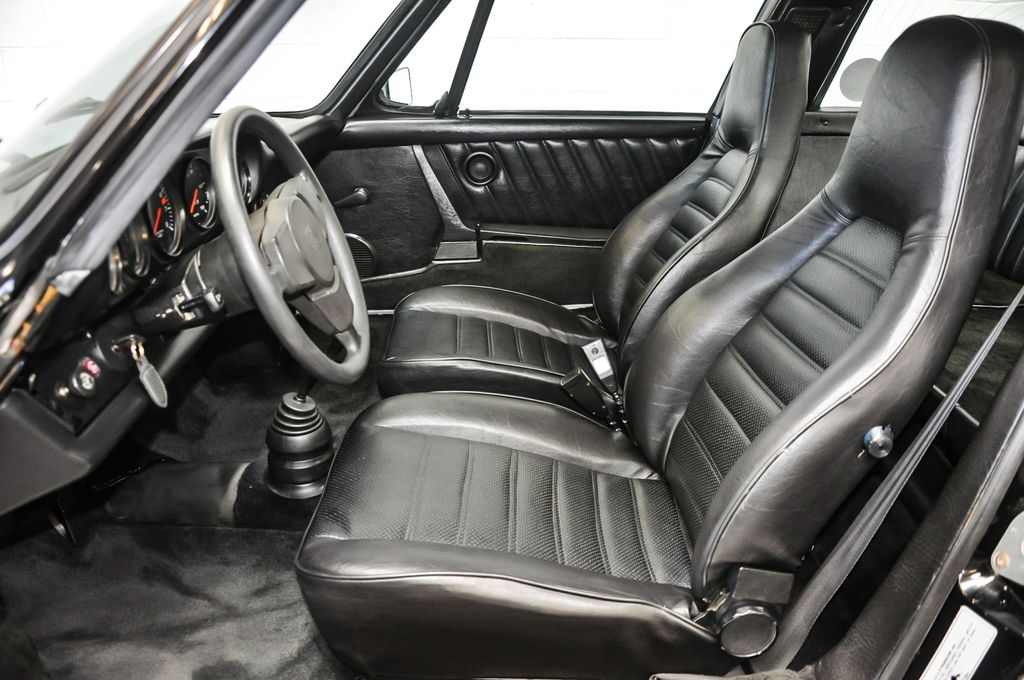 Porsche 911 Carrera (US)