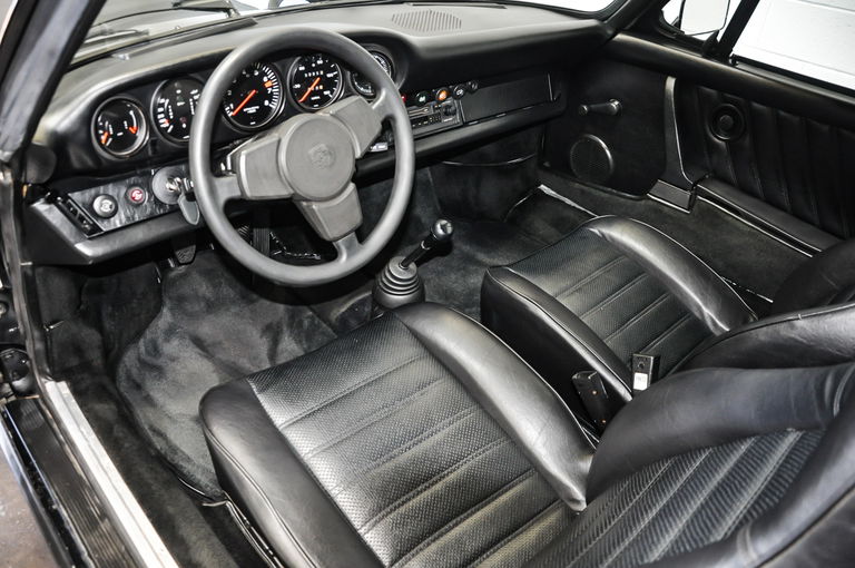 Porsche 911 Carrera (US)