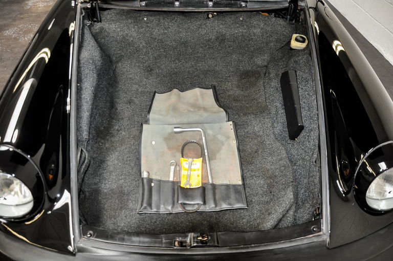 Porsche 911 Carrera (US)