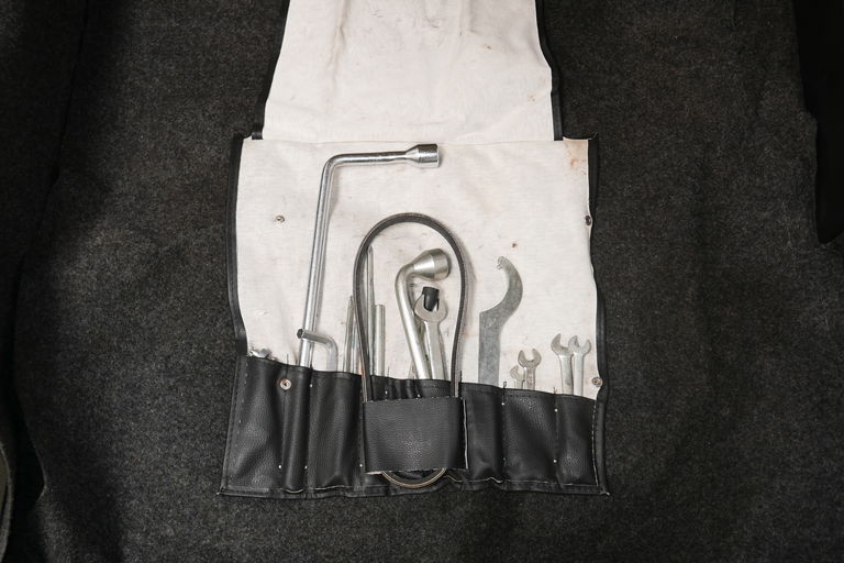 Porsche 911 Carrera 3.2 (KAT)