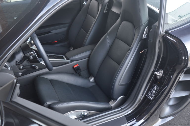 Porsche 718 Cayman S