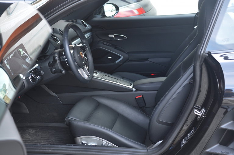 Porsche 718 Cayman S