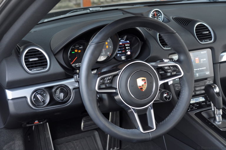 Porsche 718 Cayman S