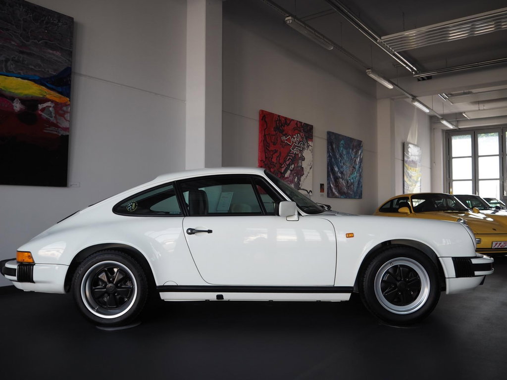 Porsche 911 Carrera