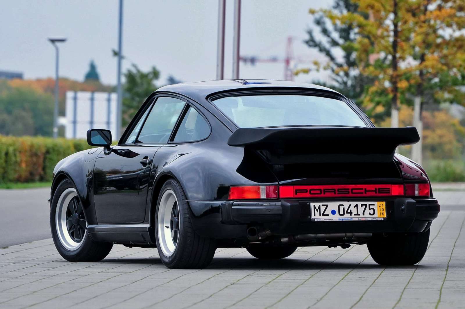 Porsche 911 Carrera 3.2