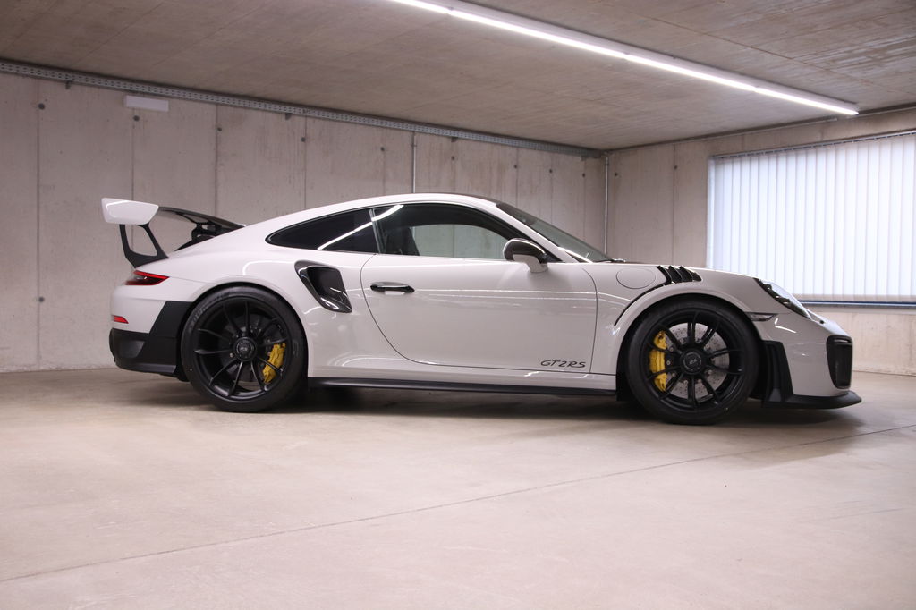 Porsche 911 GT2 RS