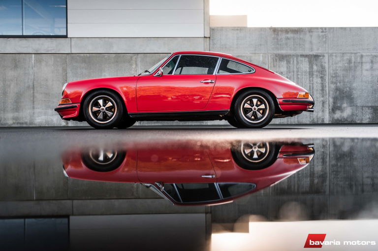 Porsche 911T Signal red