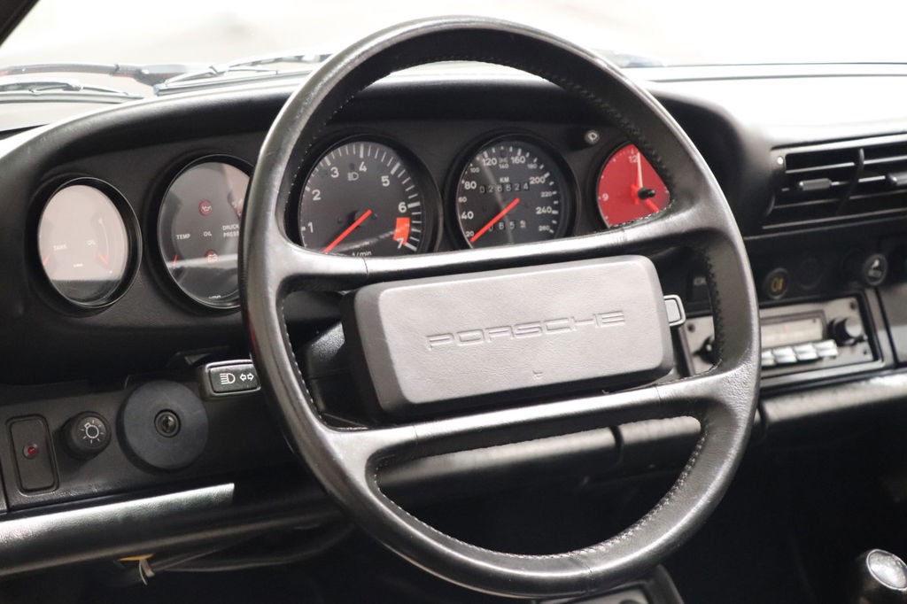 Porsche 911 Carrera 3.2 Speedster