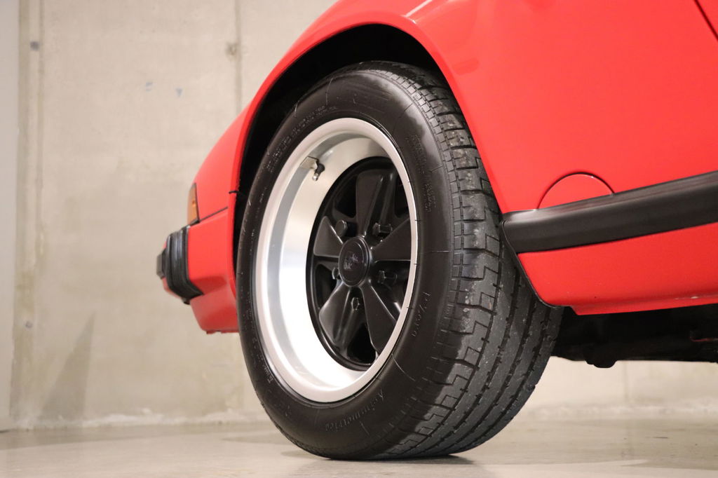 Porsche 911 Carrera 3.2 Speedster