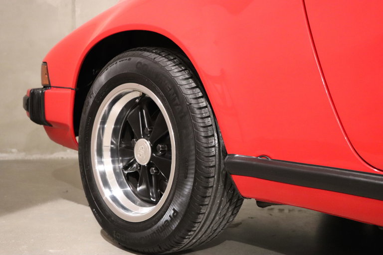 Porsche 911 Carrera 2,7