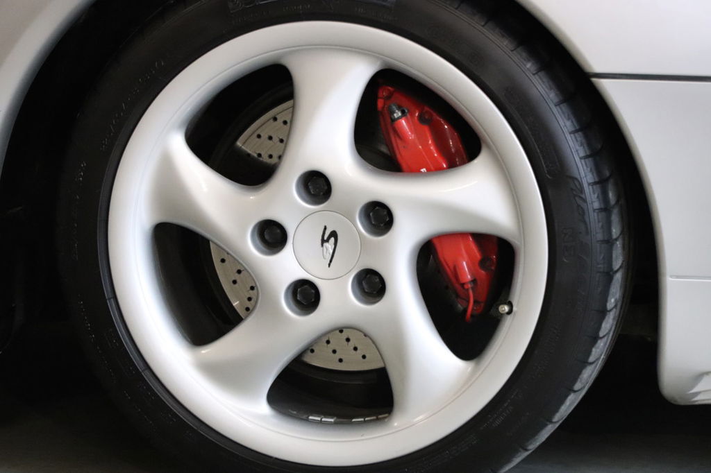 Porsche 993 Carrera 4S