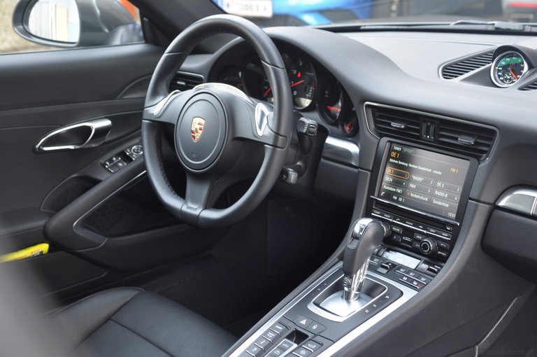 Porsche 911 Carrera
