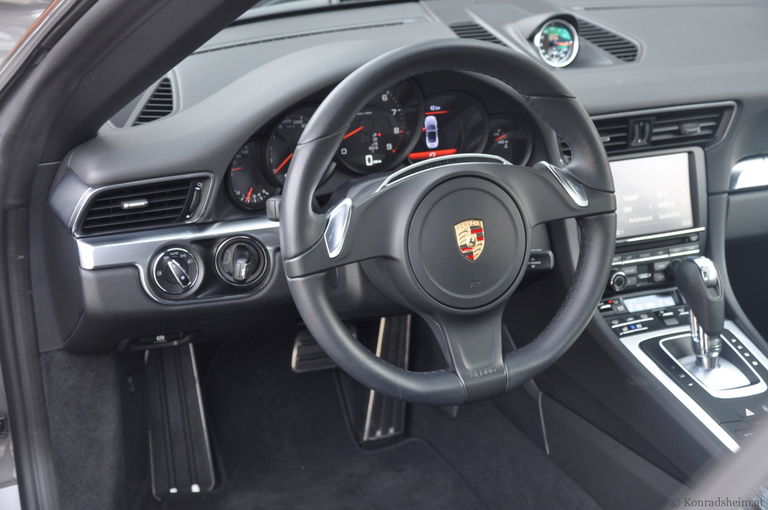 Porsche 911 Carrera