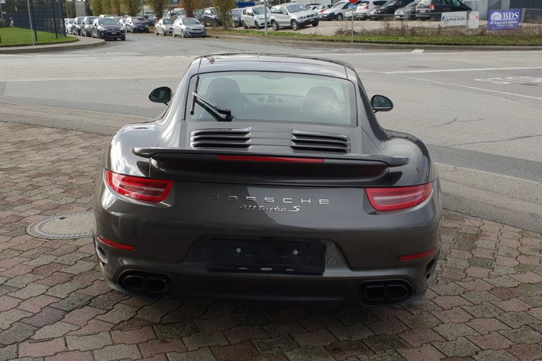Porsche 911 Turbo S