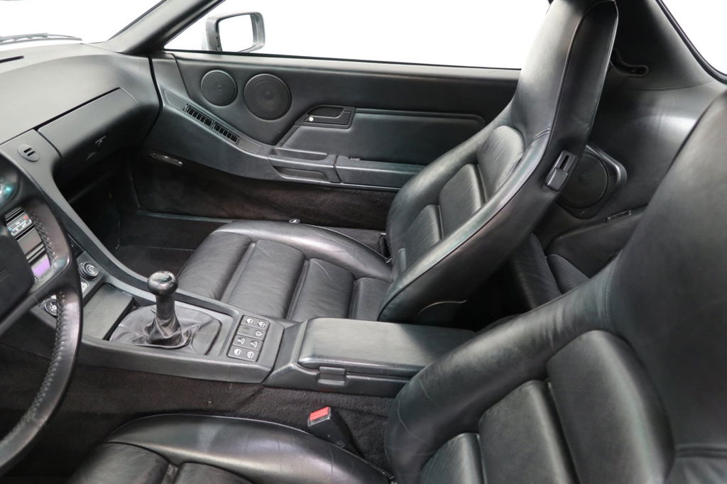 Porsche 928 S4