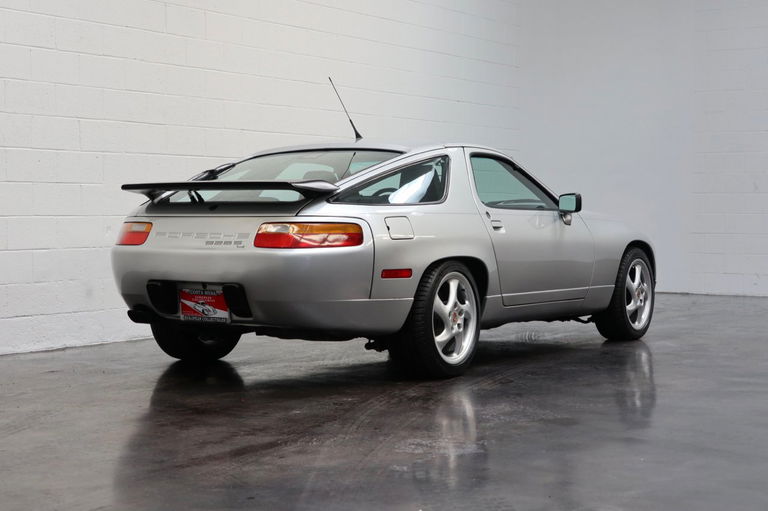 Porsche 928 S4