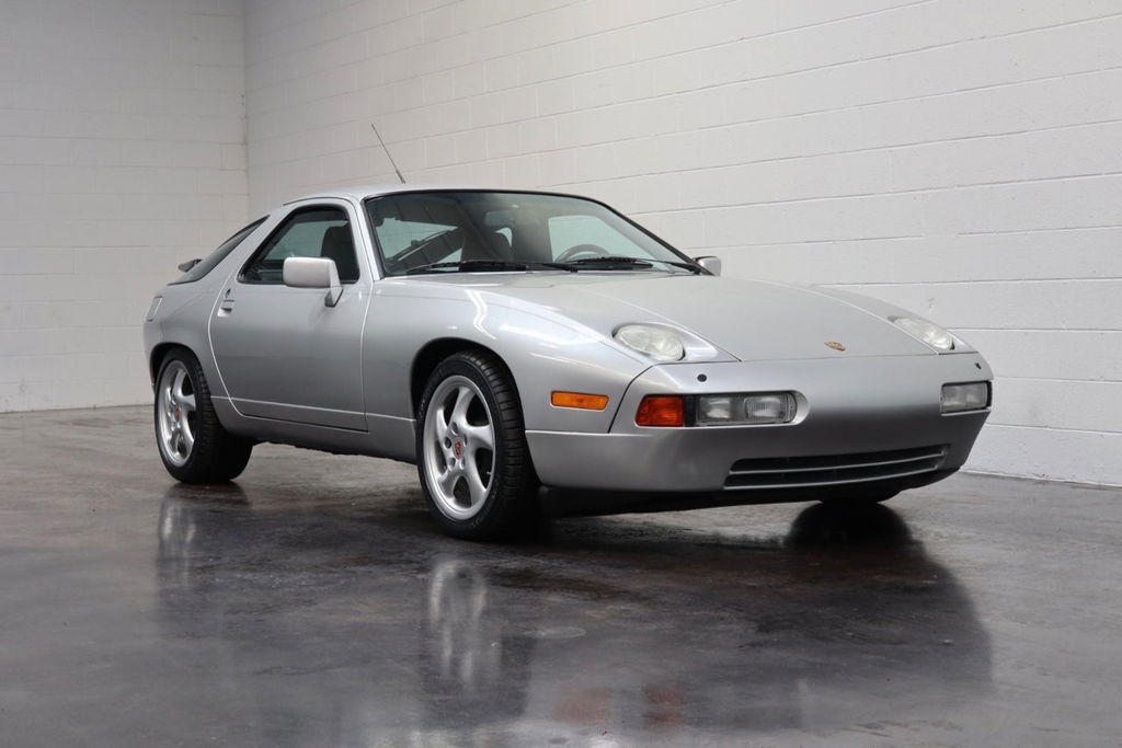 Porsche 928 S4