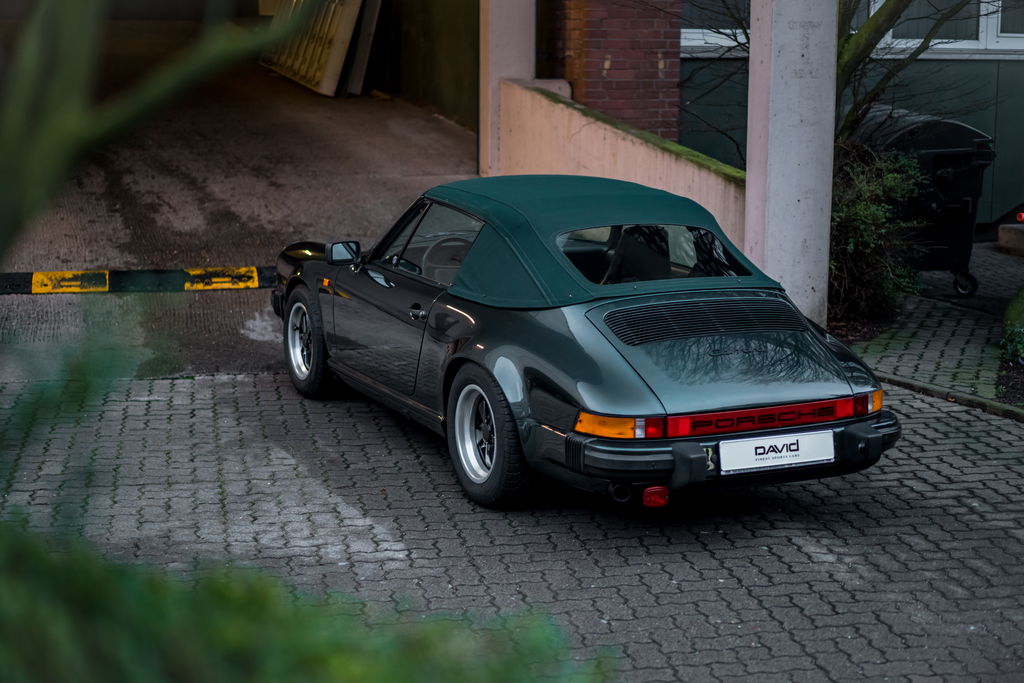 Porsche 911 Carrera